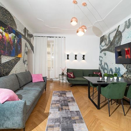 Central Stephansdom Apartment I Netflix I Self Check In Wenen Buitenkant foto