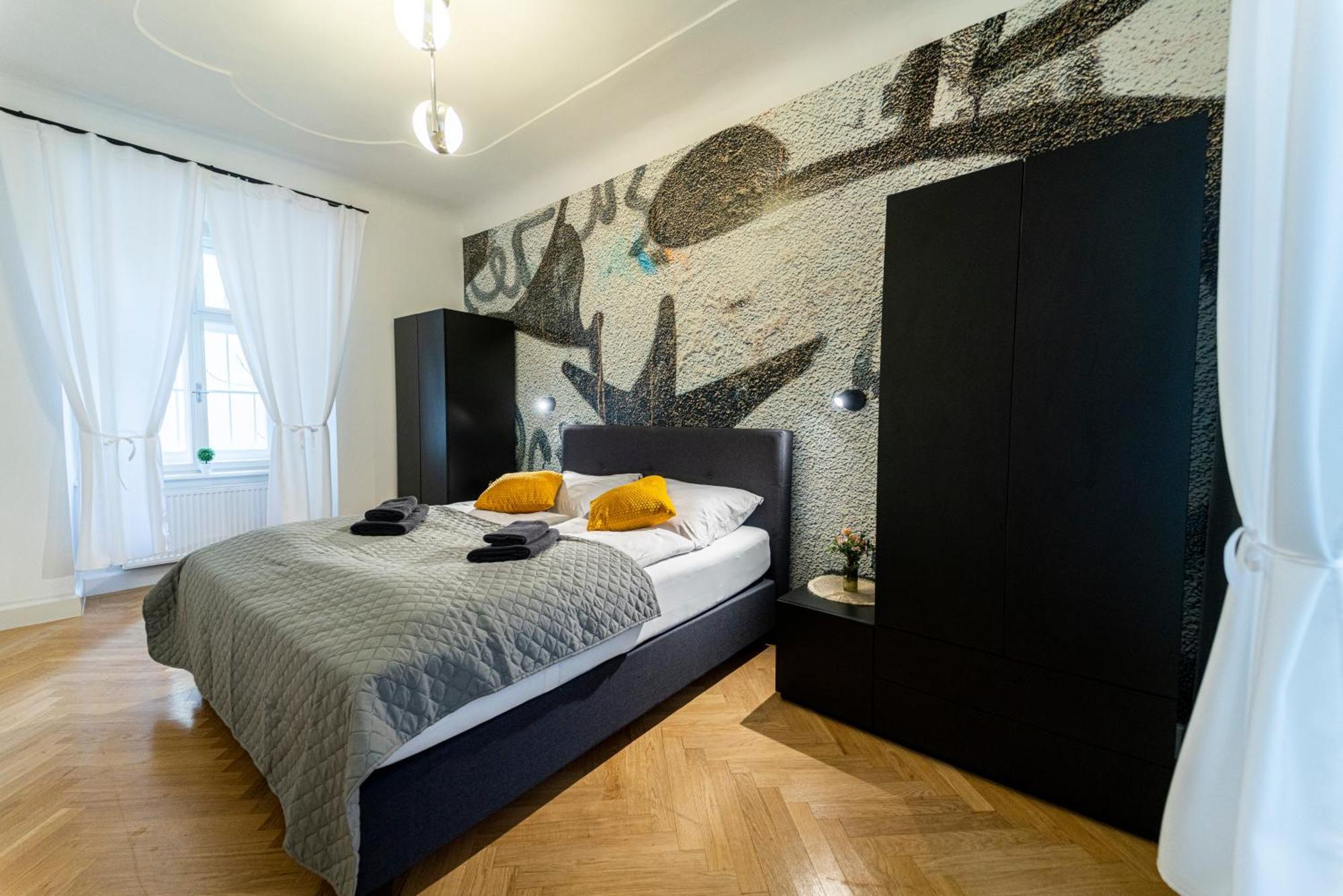 Central Stephansdom Apartment I Netflix I Self Check In Wenen Buitenkant foto